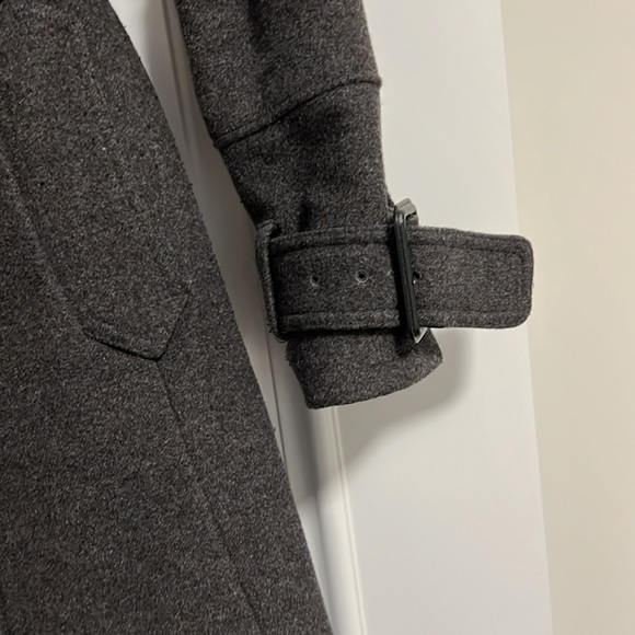 Woman’s Mid Length Wool Coat - Picture 3 of 6
